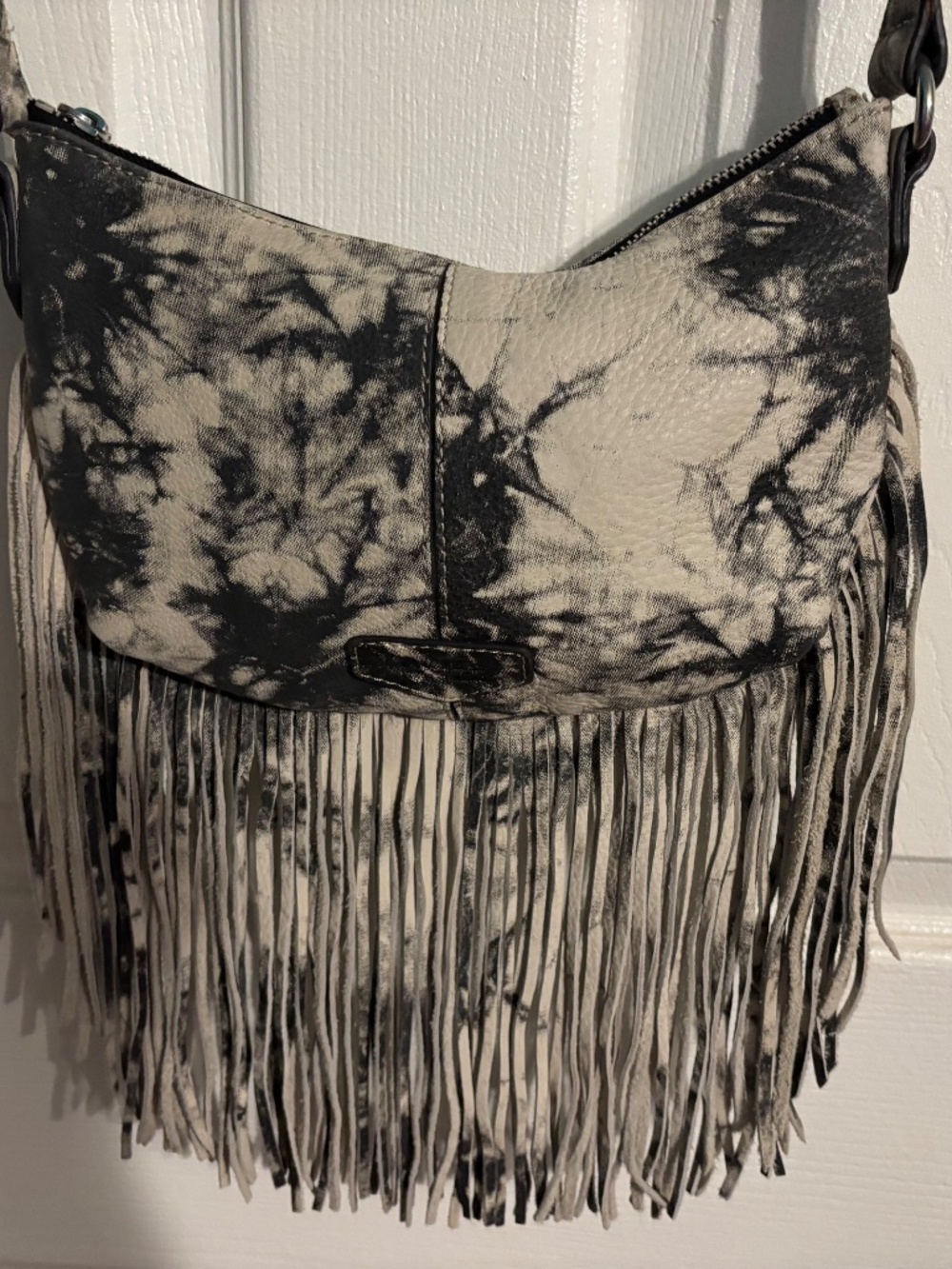 Aimee Kestenberg fringe crossbody bag in black and white Tie Dye - Picture 4 of 4